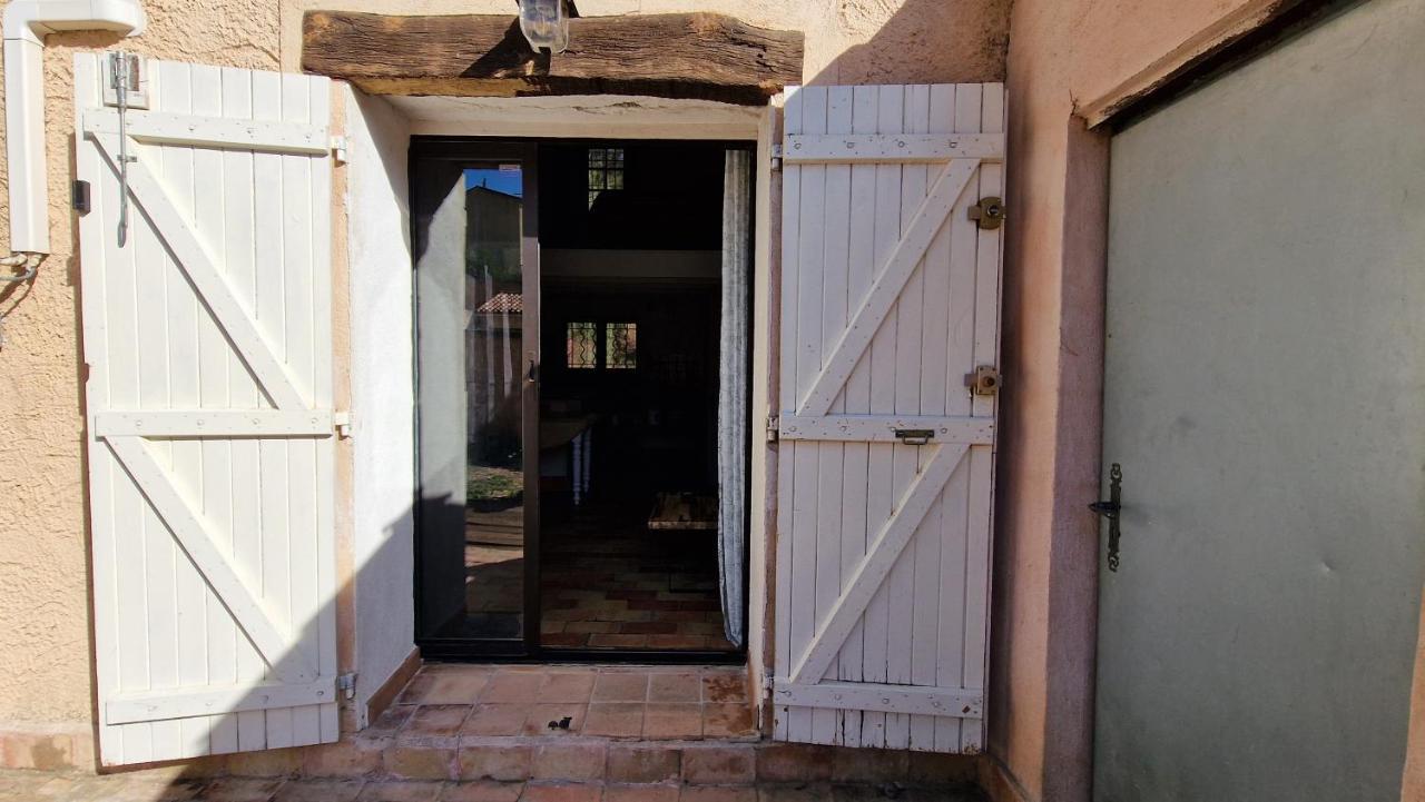 Studio Au Pied De La Sainte Victoire Puyloubier Exterior foto